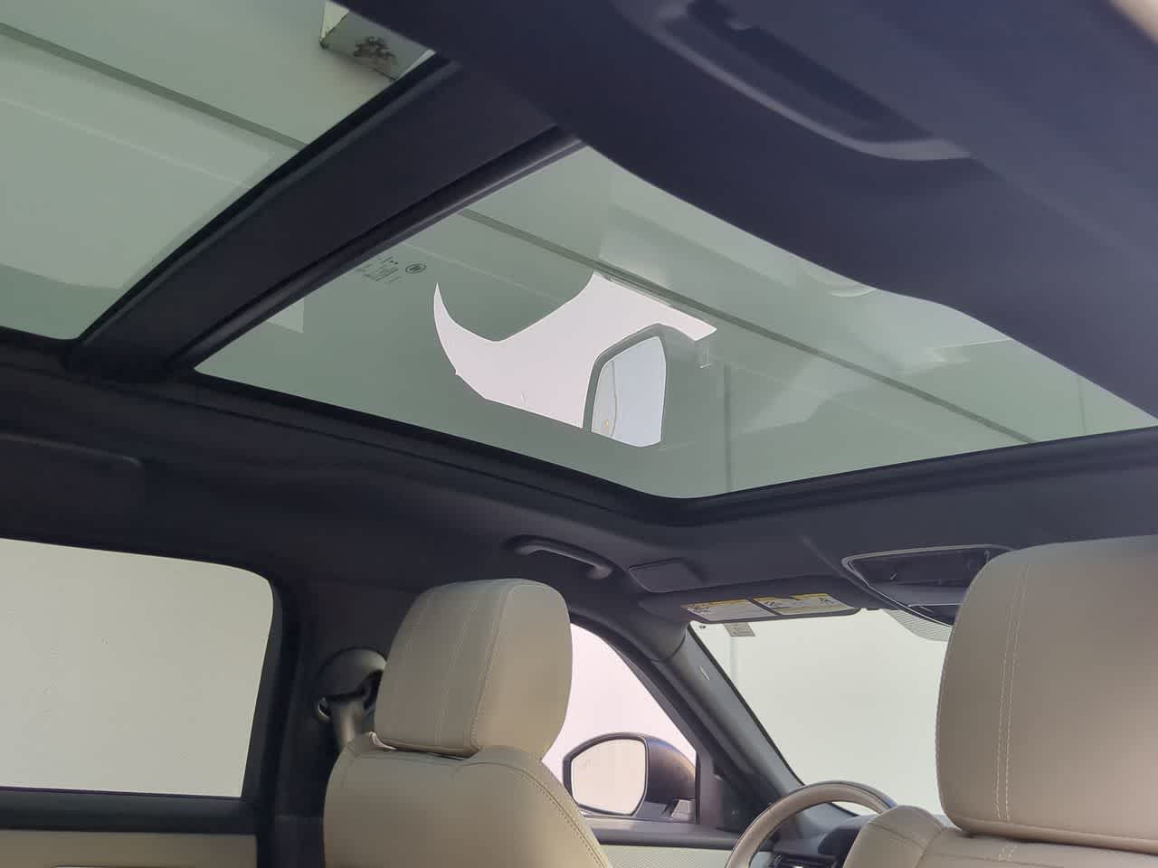 Thumbnail: 2021 Land Rover Range Rover Velar - 22
