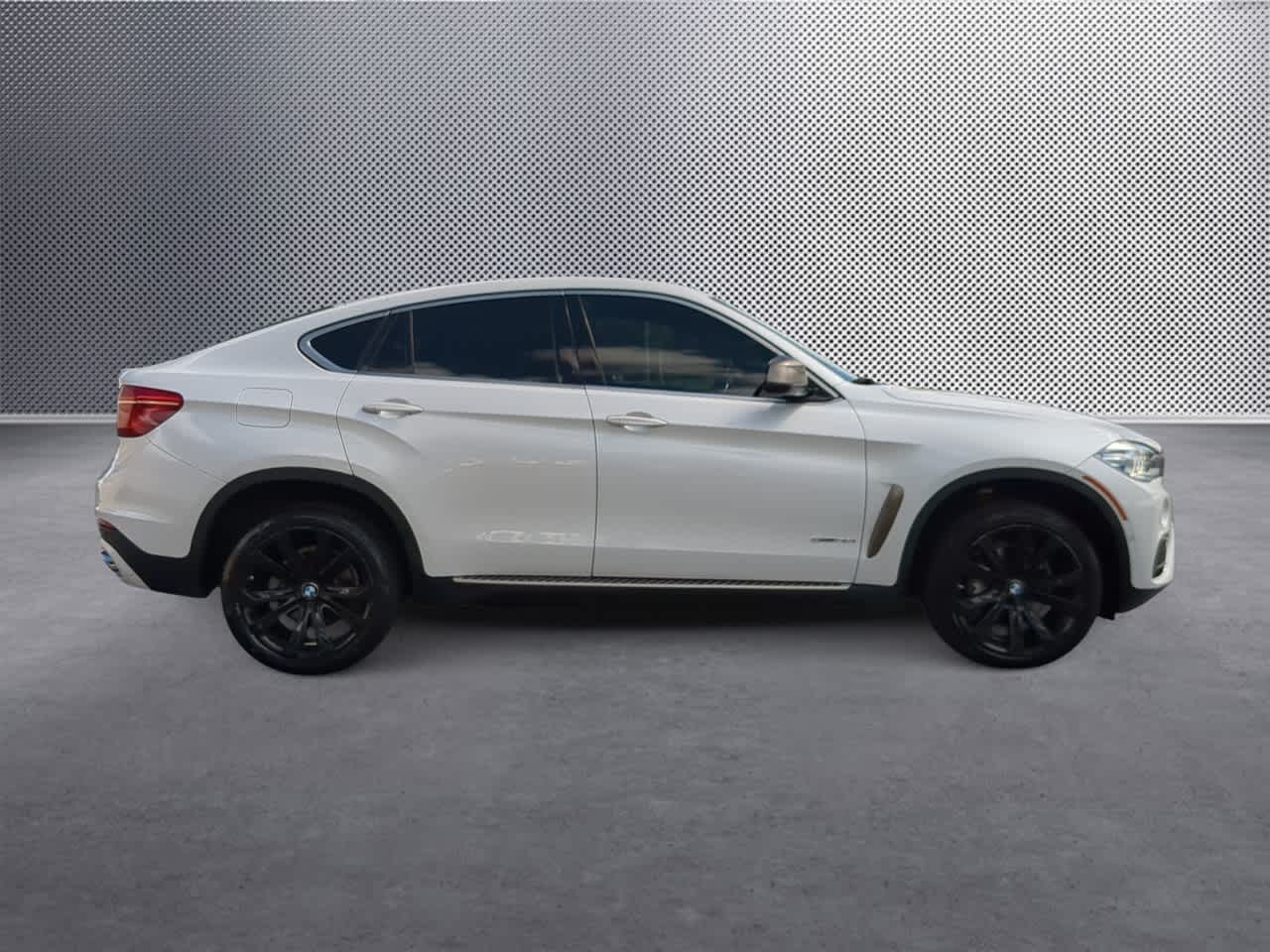 Thumbnail: 2018 BMW X6 - 9