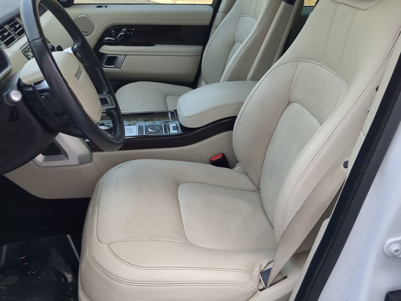 Thumbnail: 2020 Land Rover Range Rover - 17