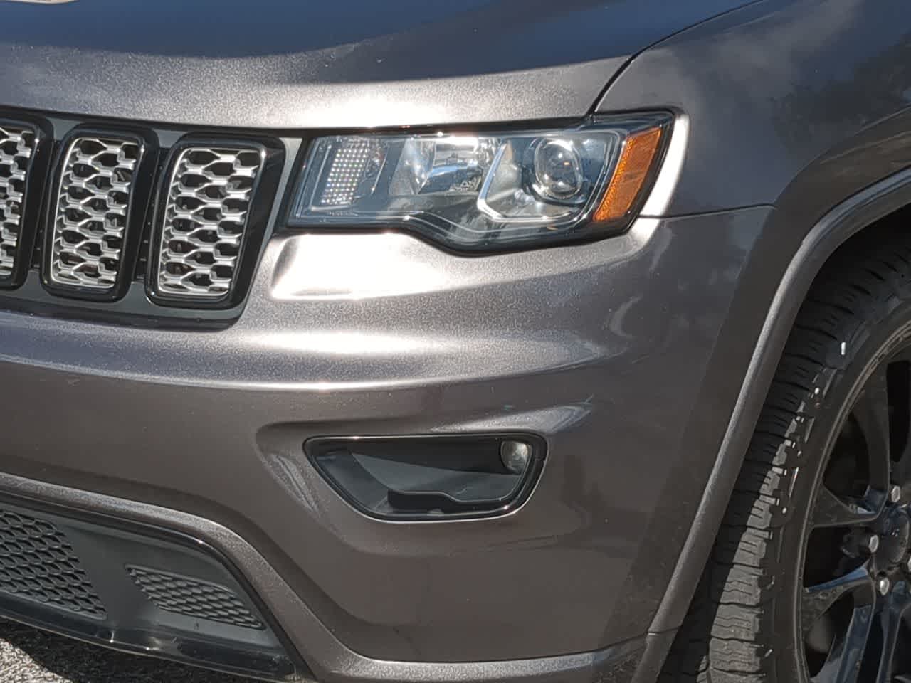 Thumbnail: 2019 Jeep Grand Cherokee - 11