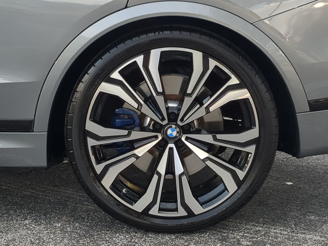 Thumbnail: 2023 BMW X7 - 14