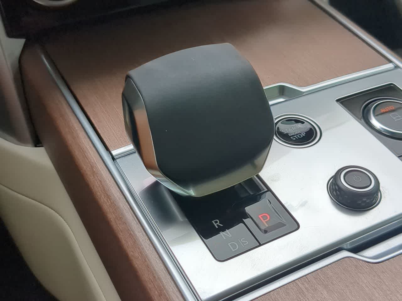 Thumbnail: 2023 Land Rover Range Rover - 35
