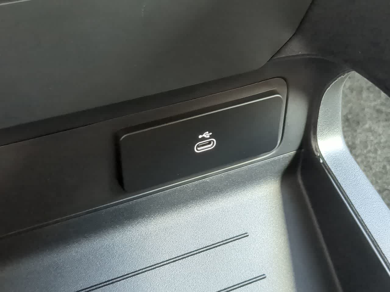 Thumbnail: 2025 Land Rover Defender - 33