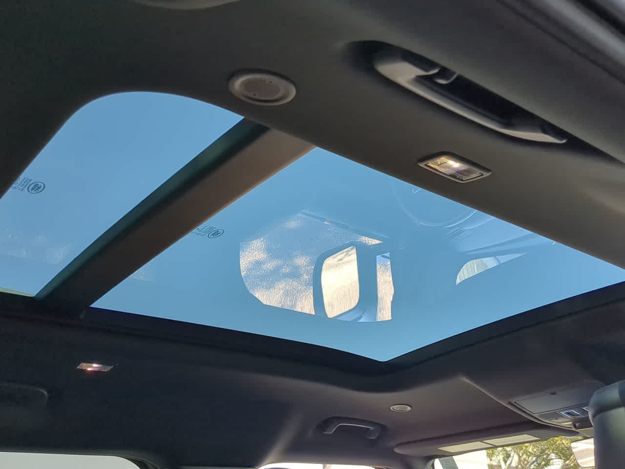 Thumbnail: 2022 Land Rover Defender - 23