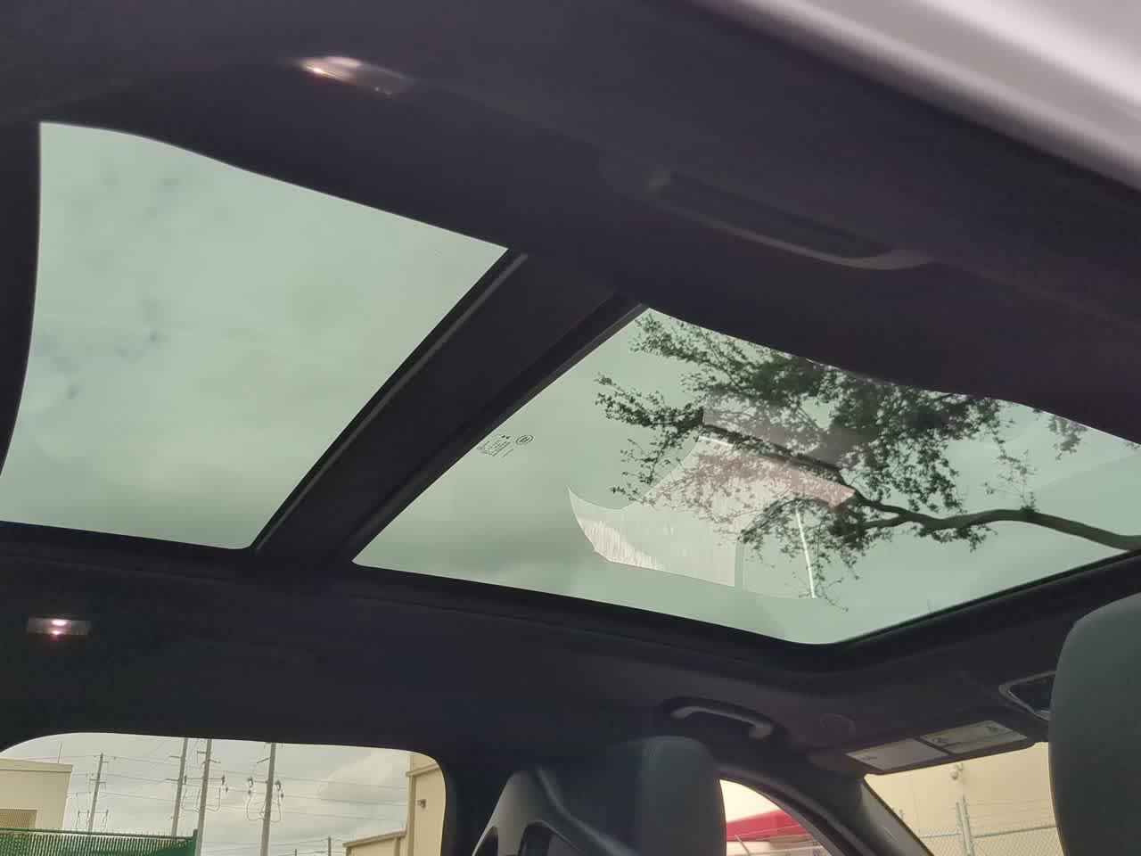 Thumbnail: 2025 Land Rover Range Rover Velar - 23