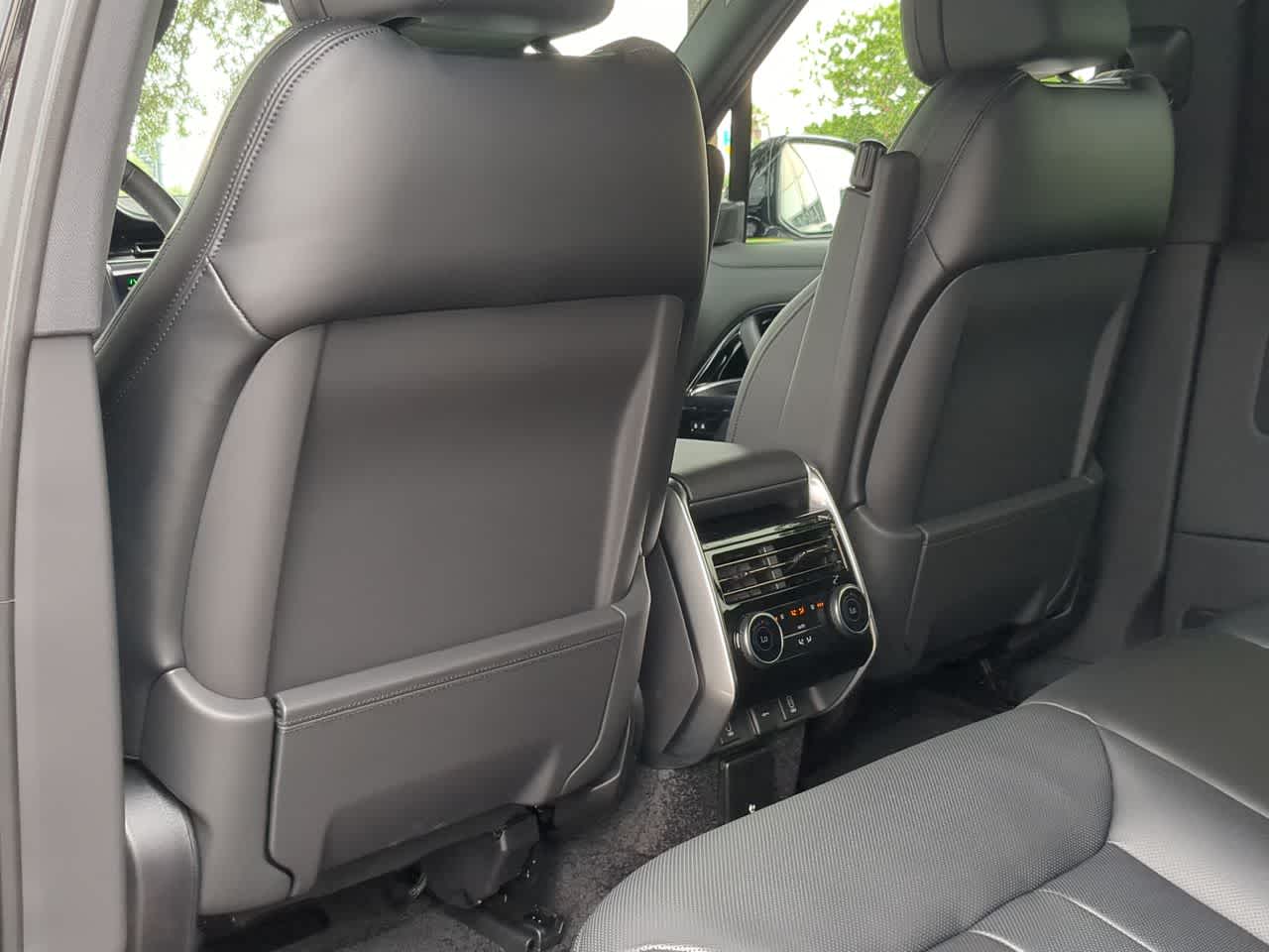 Thumbnail: 2026 Land Rover Range Rover - 18