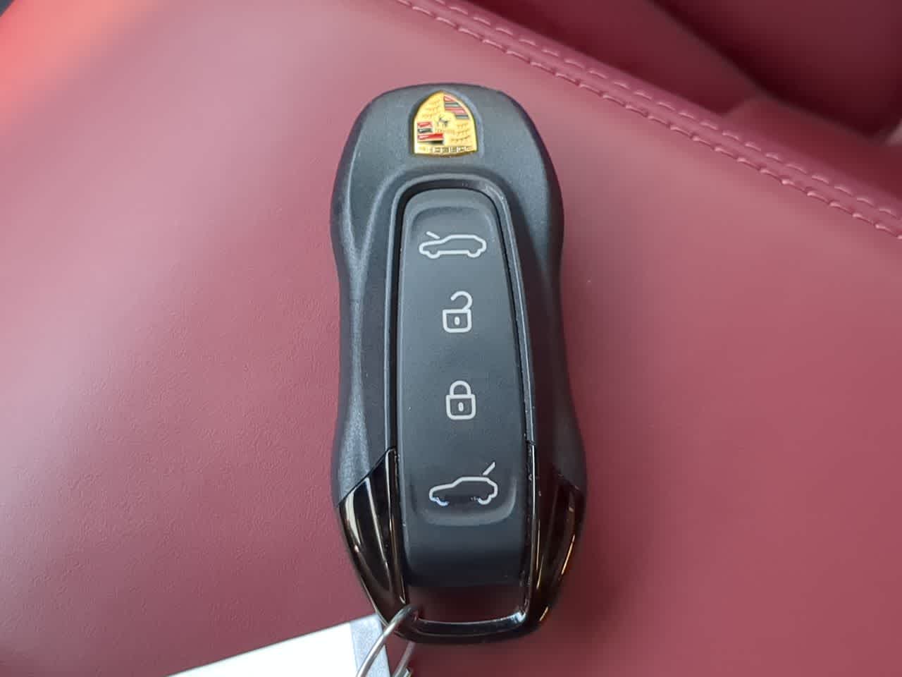 Thumbnail: 2025 Porsche Macan - 36