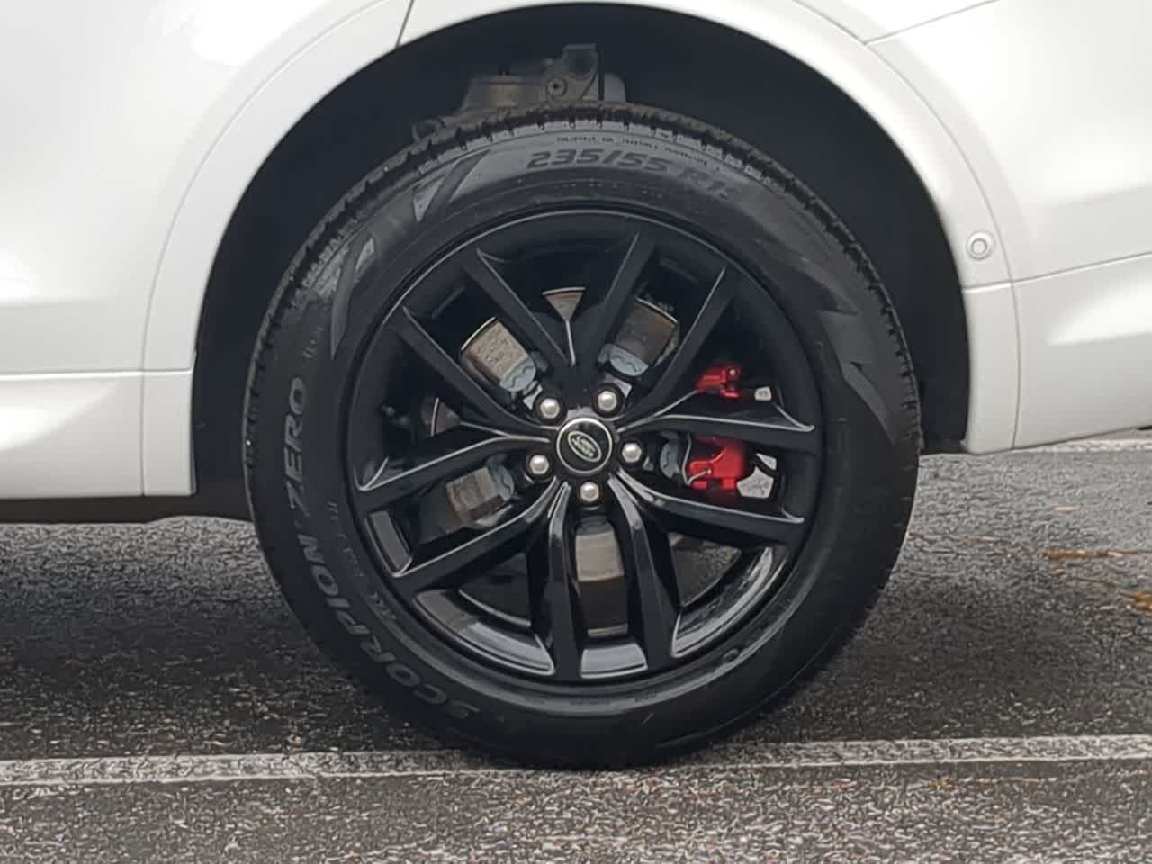 Thumbnail: 2025 Land Rover Discovery Sport - 14