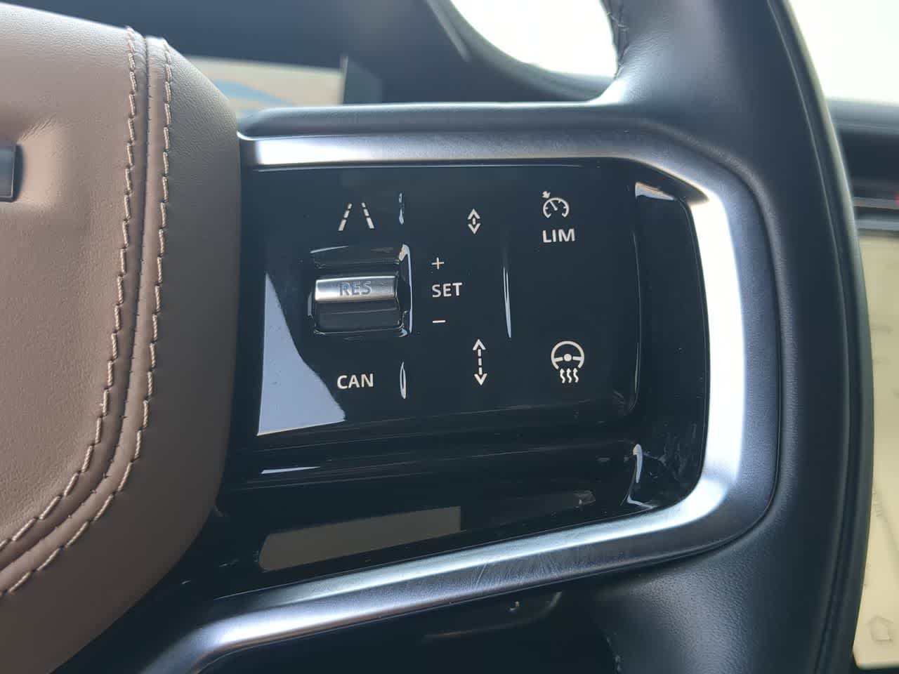 Thumbnail: 2025 Land Rover Range Rover Sport - 25