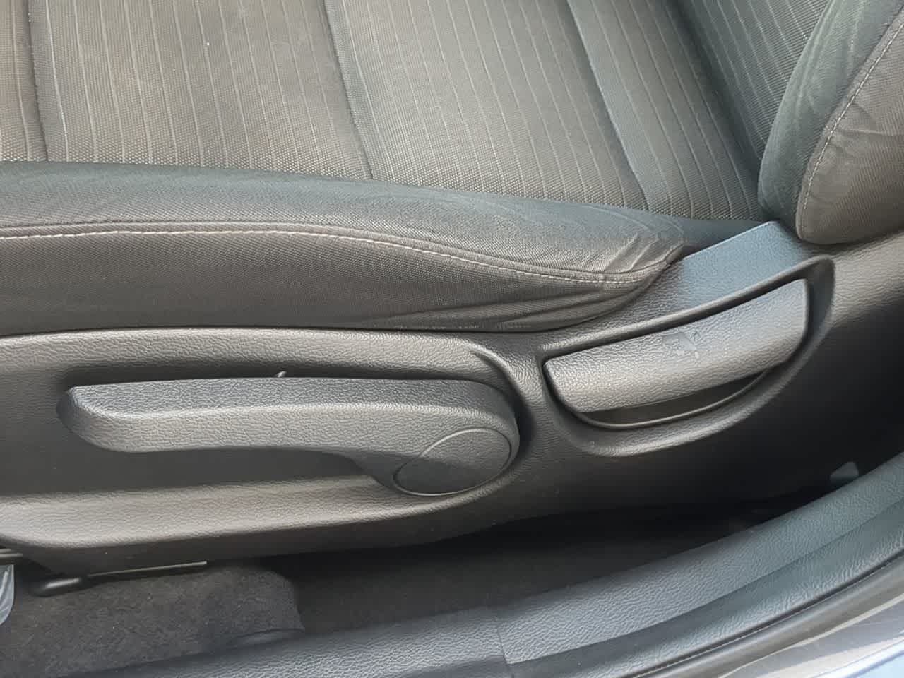 Thumbnail: 2016 Kia Forte - 17