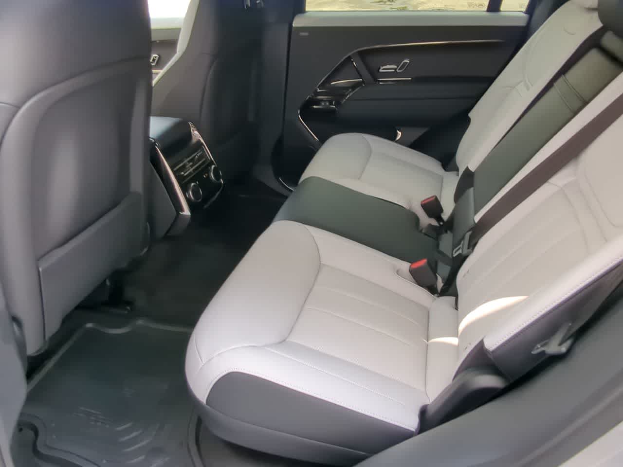 Thumbnail: 2025 Land Rover Range Rover Sport - 21