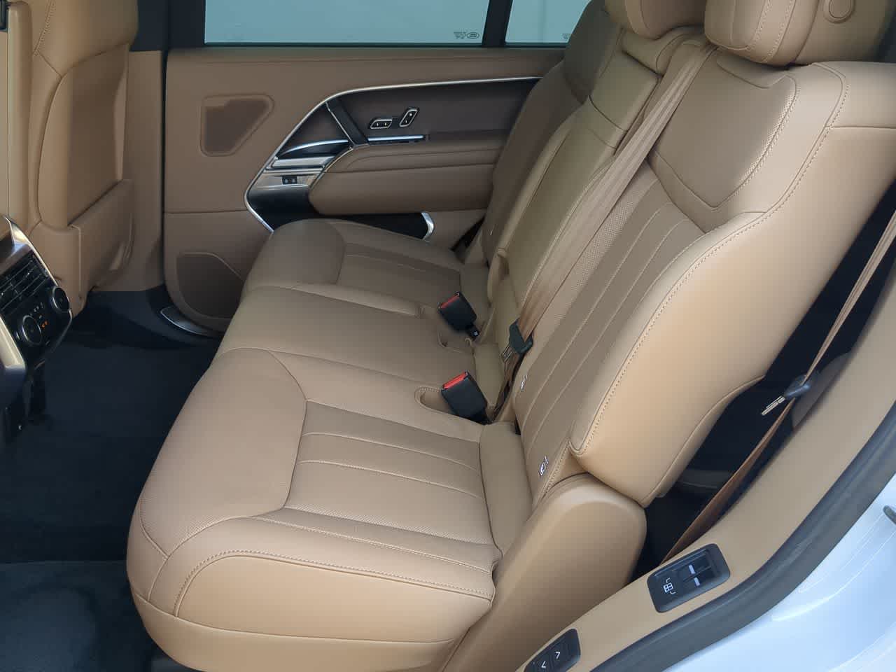 Thumbnail: 2025 Land Rover Range Rover - 21