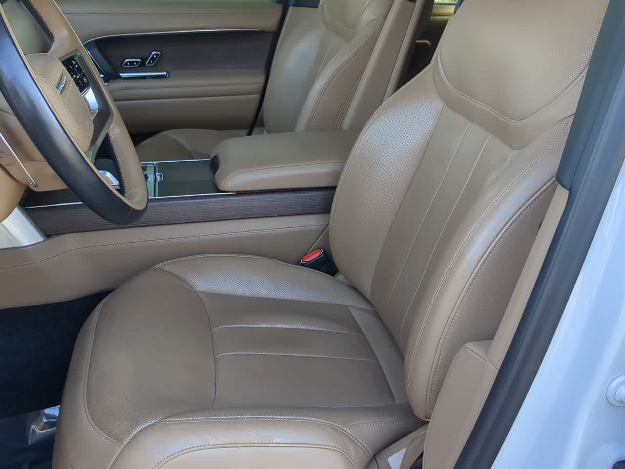 Thumbnail: 2023 Land Rover Range Rover - 16