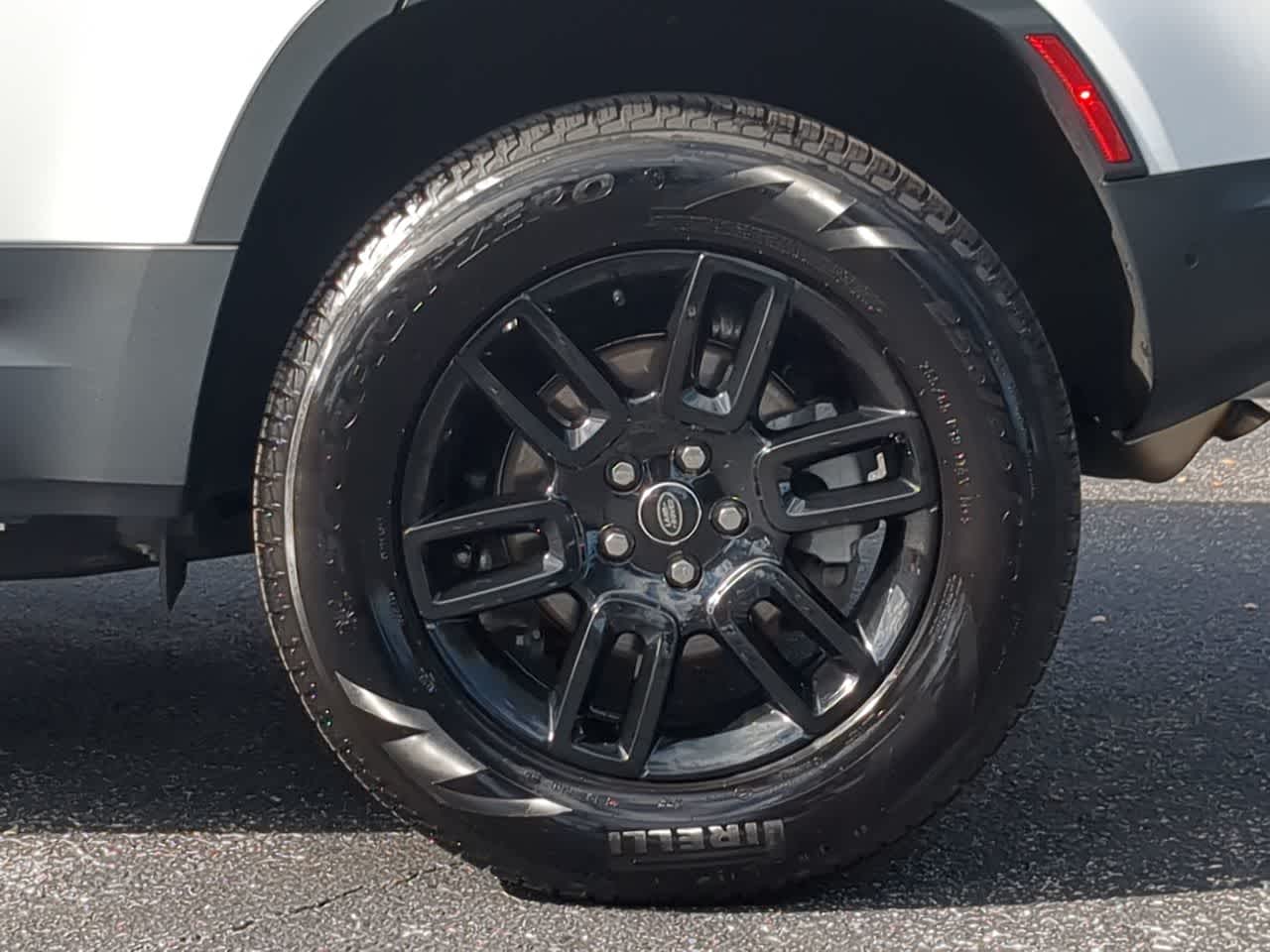 Thumbnail: 2025 Land Rover Defender - 14