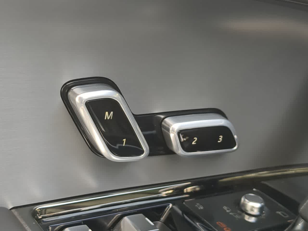 Thumbnail: 2025 Land Rover Range Rover Sport - 18