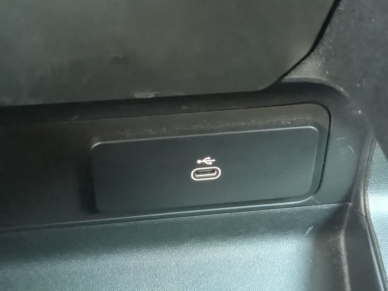 Thumbnail: 2025 Land Rover Defender - 33