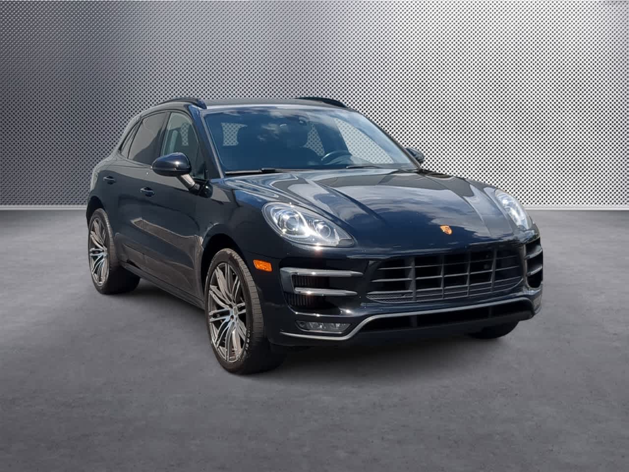 Thumbnail: 2017 Porsche Macan - 2
