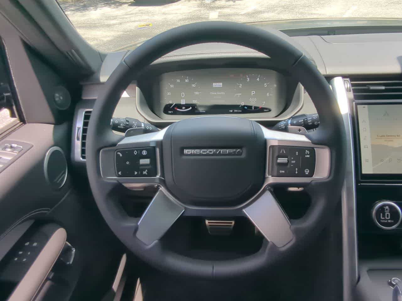 Thumbnail: 2026 Land Rover Discovery - 25