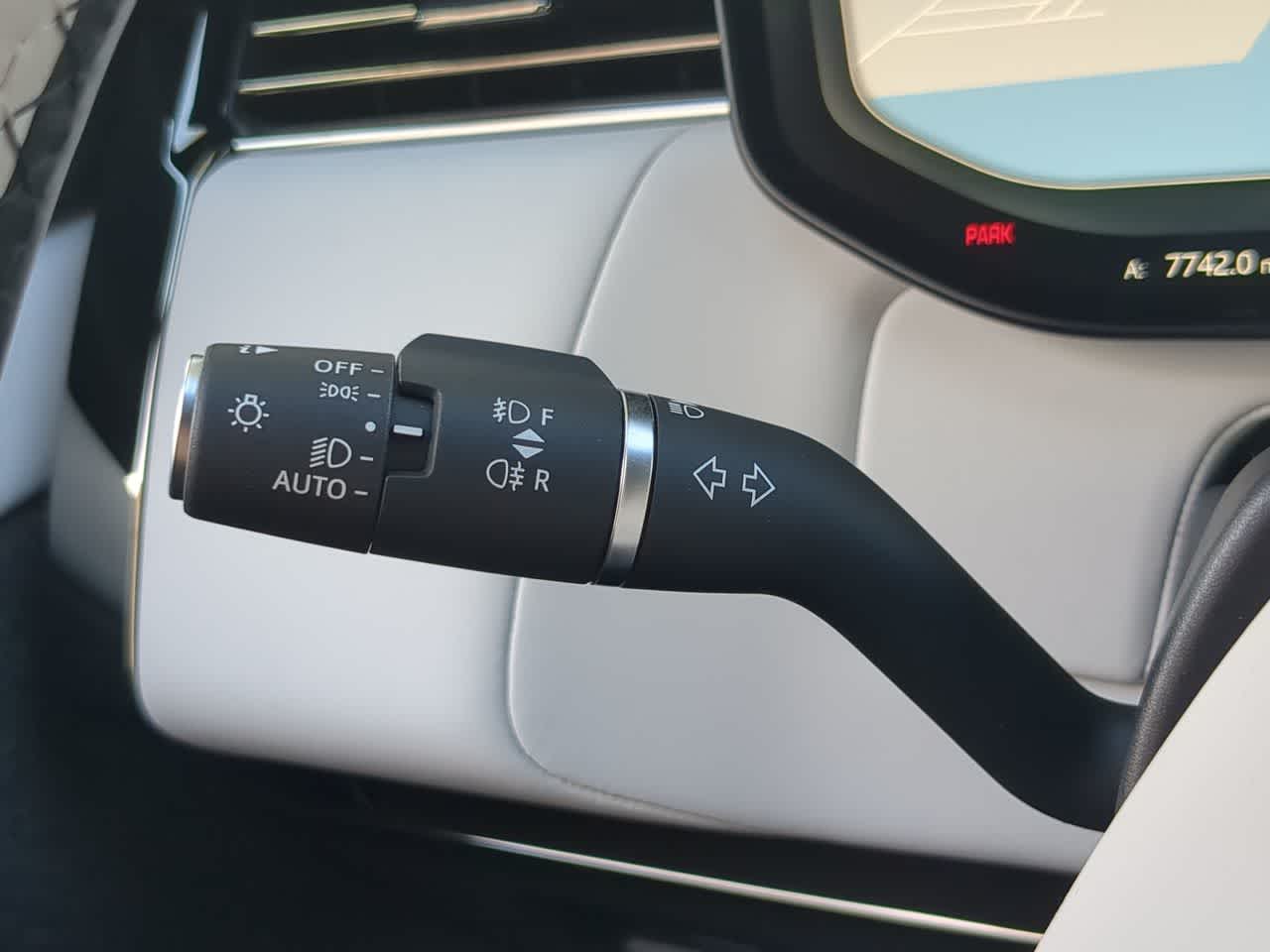 Thumbnail: 2025 Land Rover Range Rover Sport - 29