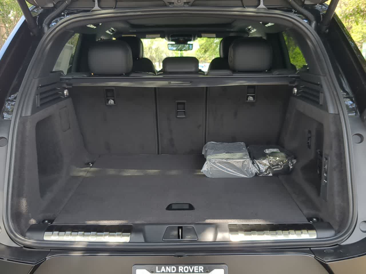 Thumbnail: 2026 Land Rover Range Rover Sport - 37