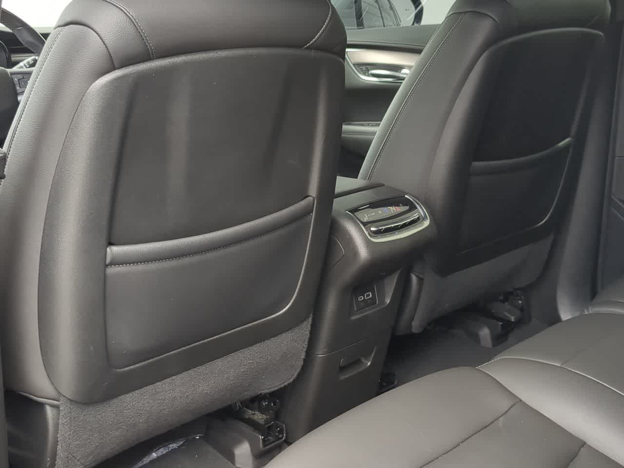 Thumbnail: 2024 Cadillac XT6 - 19