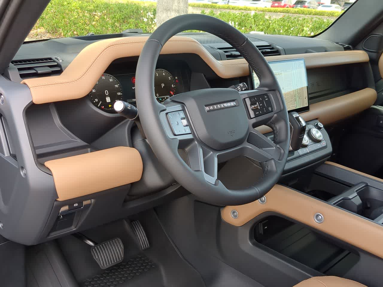 2025 Land Rover Defender 110 10
