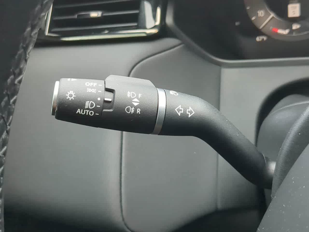 Thumbnail: 2024 Land Rover Range Rover Velar - 28