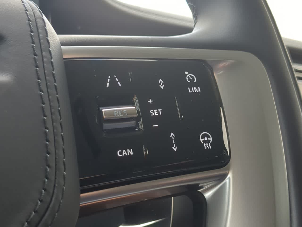 Thumbnail: 2024 Land Rover Range Rover - 26