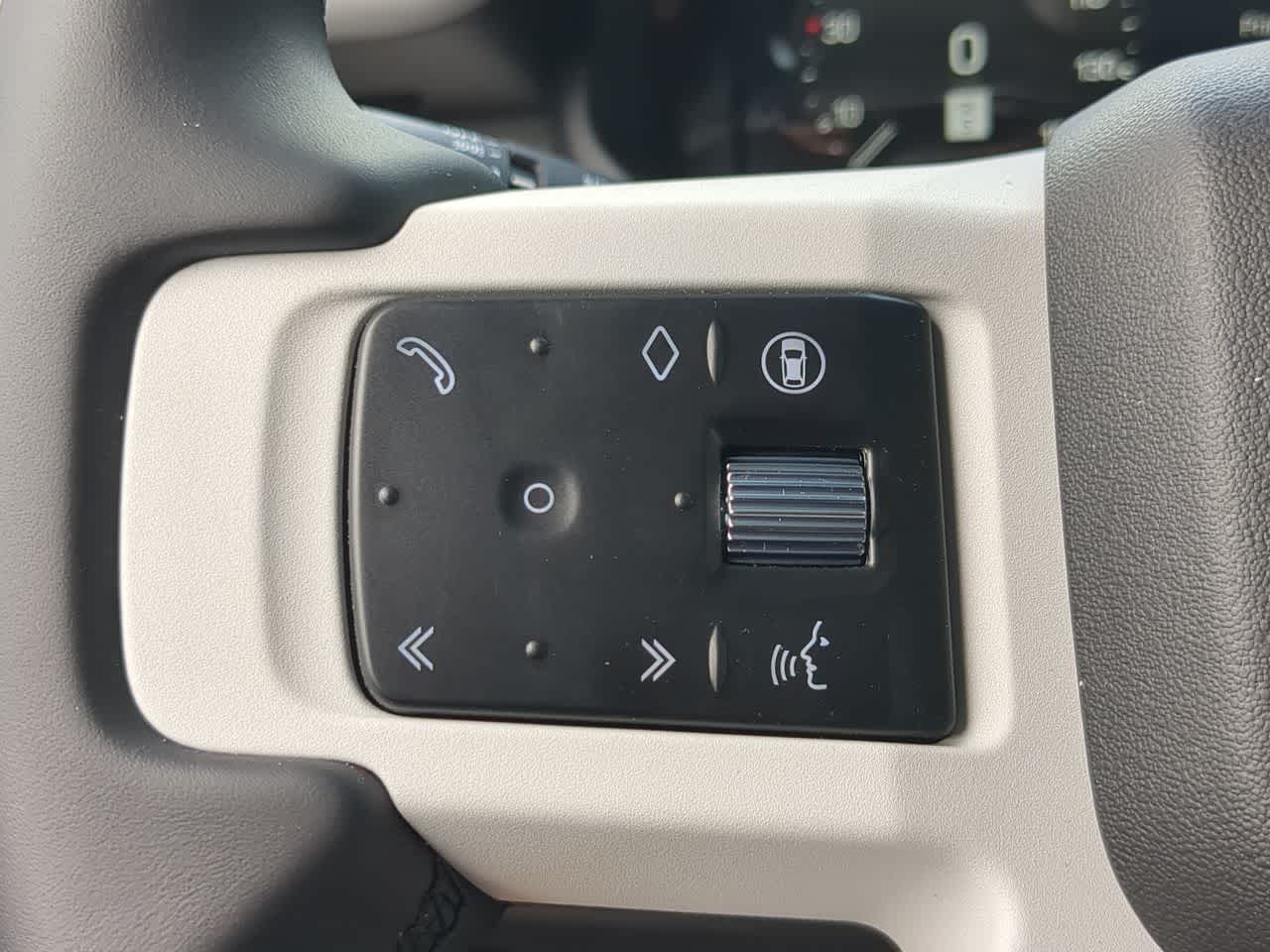 Thumbnail: 2026 Land Rover Defender - 25