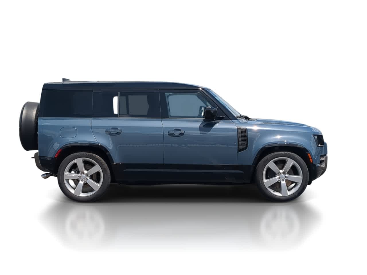 Thumbnail: 2025 Land Rover Defender - 9