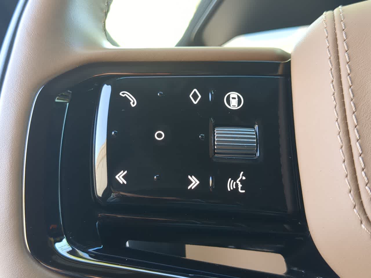 Thumbnail: 2024 Land Rover Range Rover Sport - 25