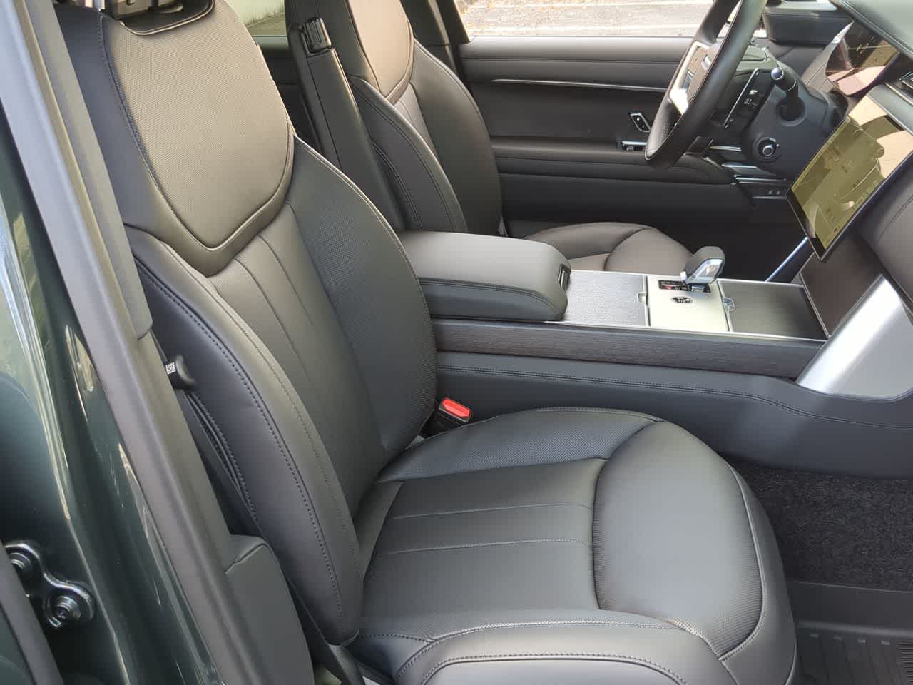 Thumbnail: 2026 Land Rover Range Rover - 24