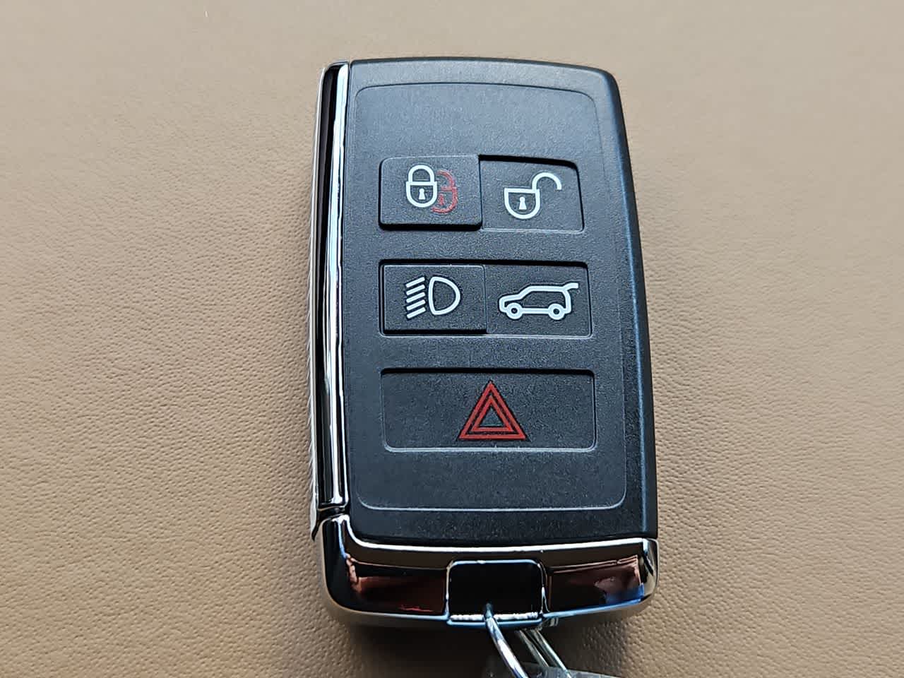 Thumbnail: 2025 Land Rover Range Rover - 38