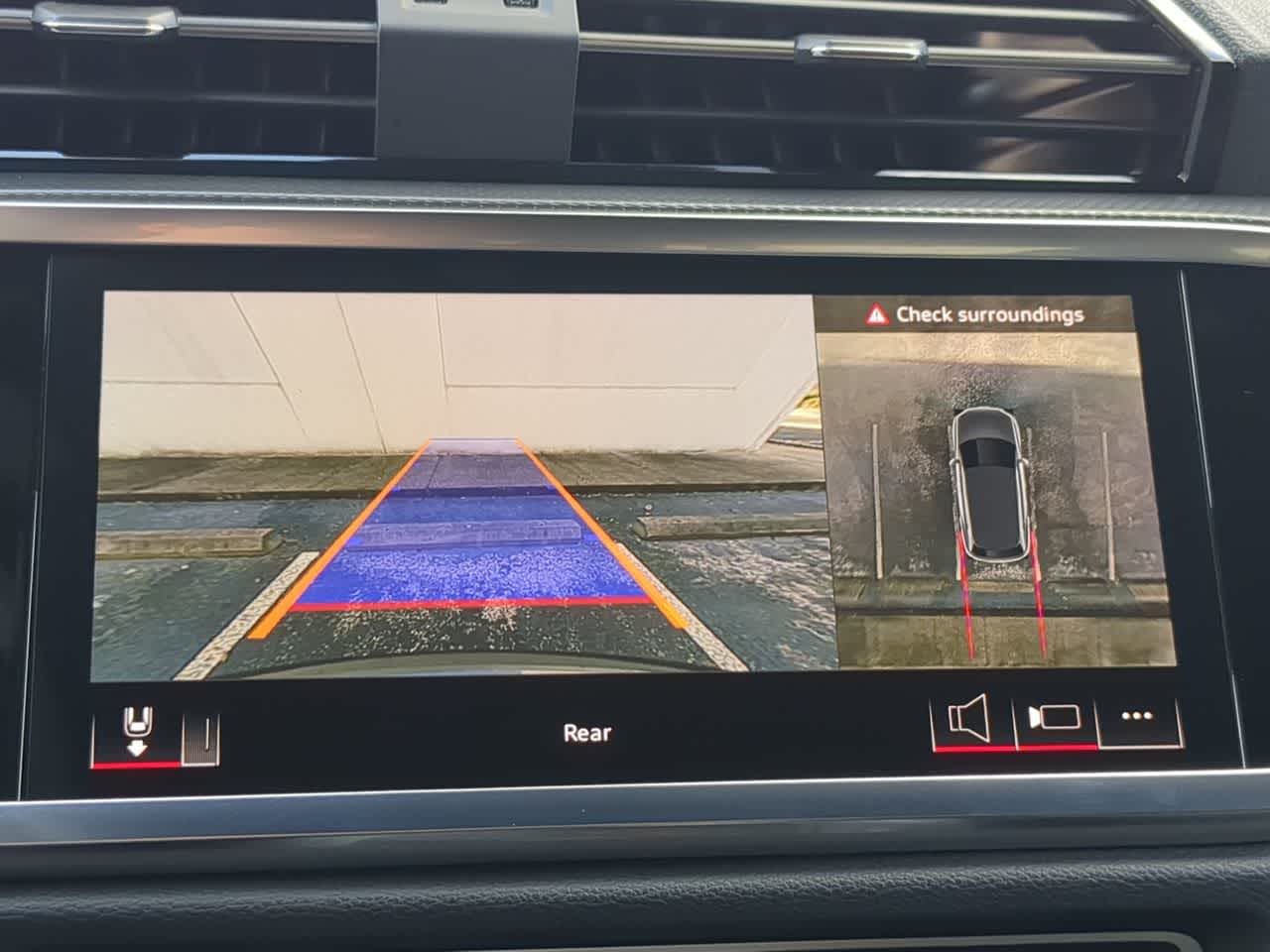 Thumbnail: 2025 Audi Q3 - 30