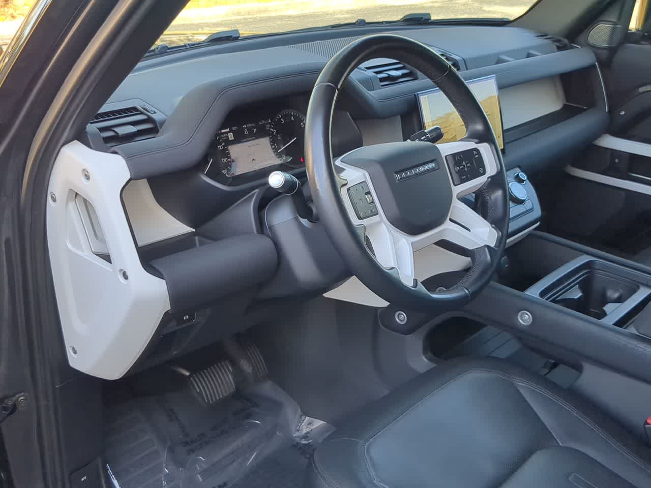 Thumbnail: 2022 Land Rover Defender - 10