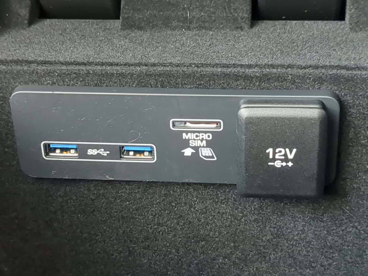 Thumbnail: 2019 Land Rover Range Rover Velar - 32