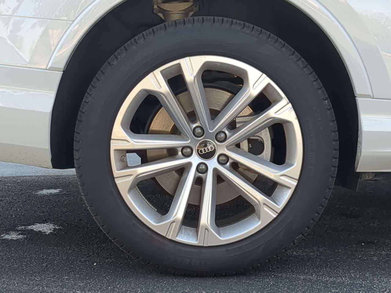 Thumbnail: 2025 Audi Q7 - 13