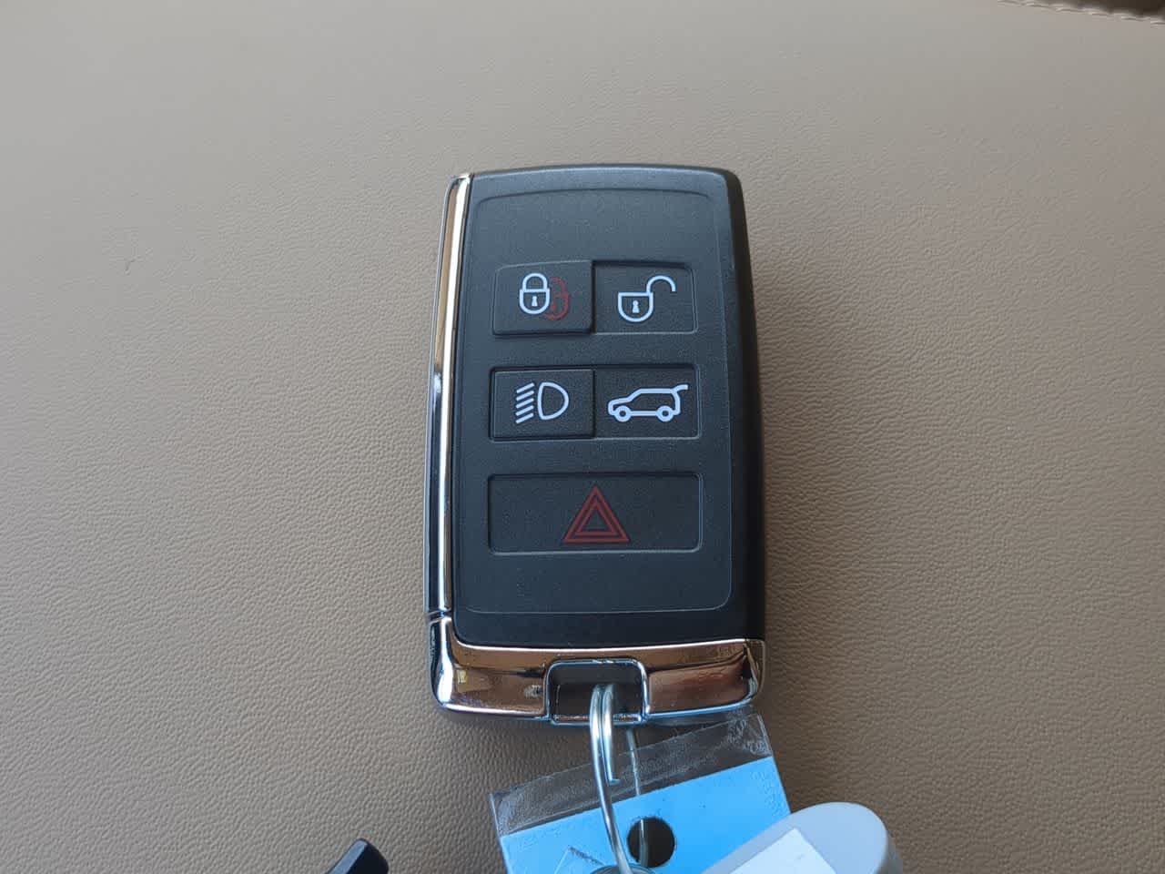 Thumbnail: 2025 Land Rover Range Rover - 38