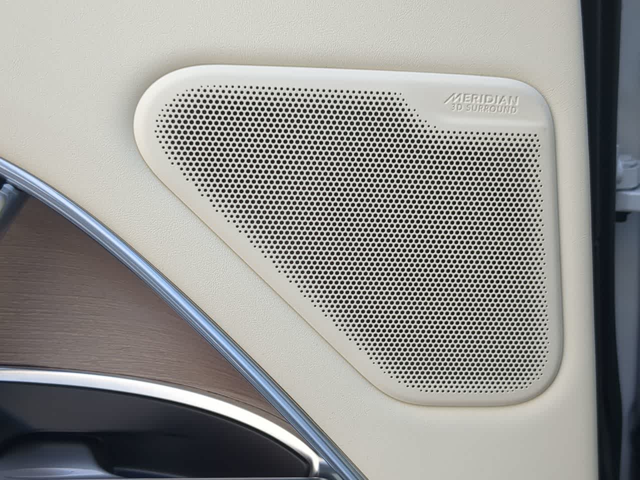 Thumbnail: 2025 Land Rover Range Rover - 33