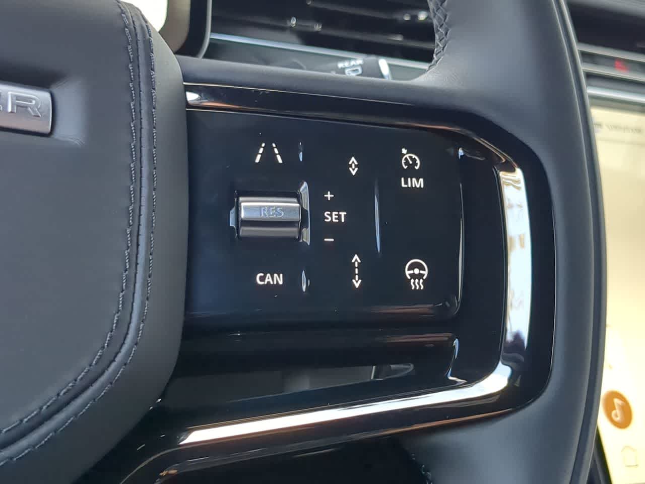 Thumbnail: 2025 Land Rover Range Rover Sport - 27