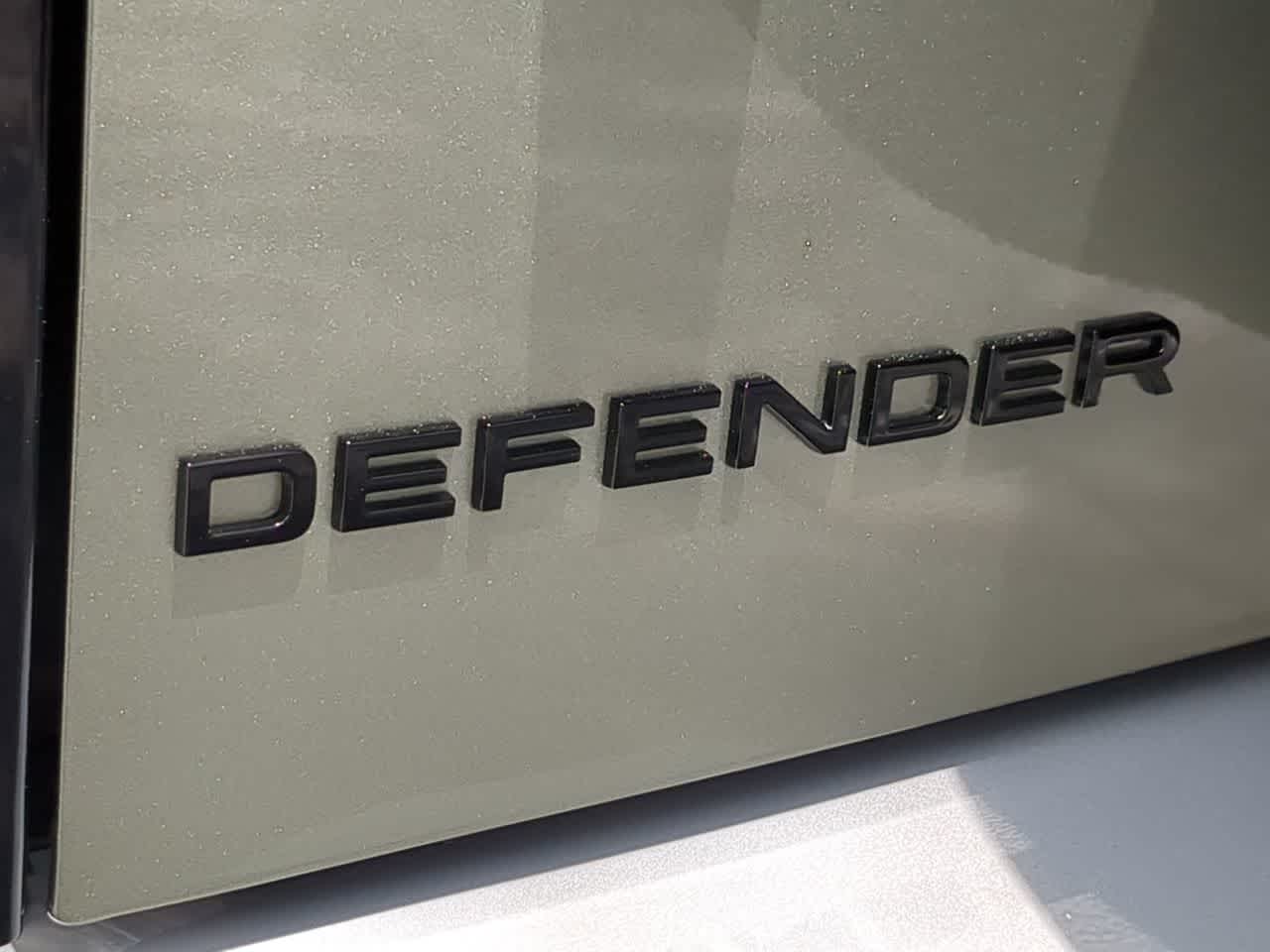 2025 Land Rover Defender 110 13