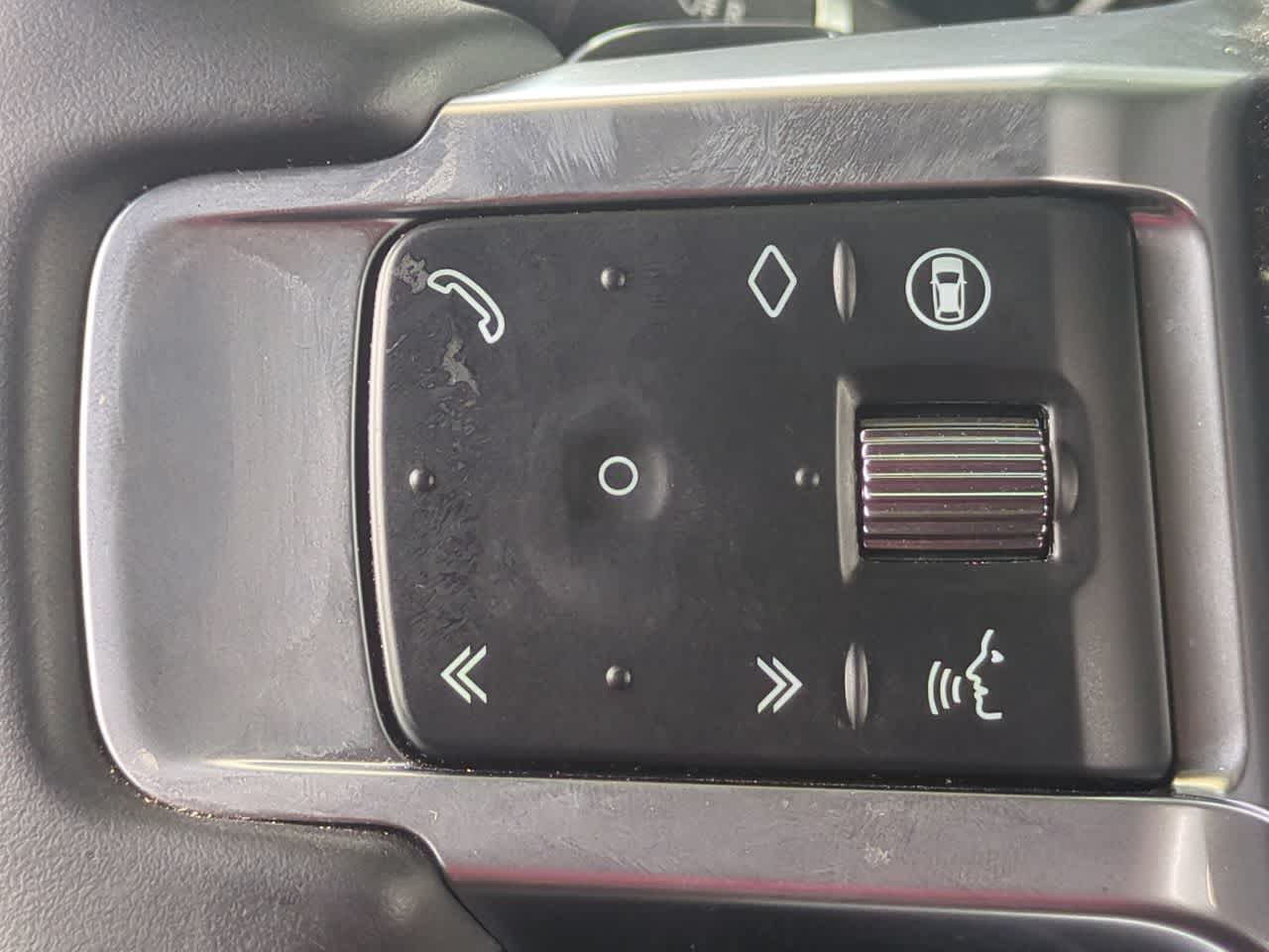 Thumbnail: 2025 Land Rover Discovery - 24