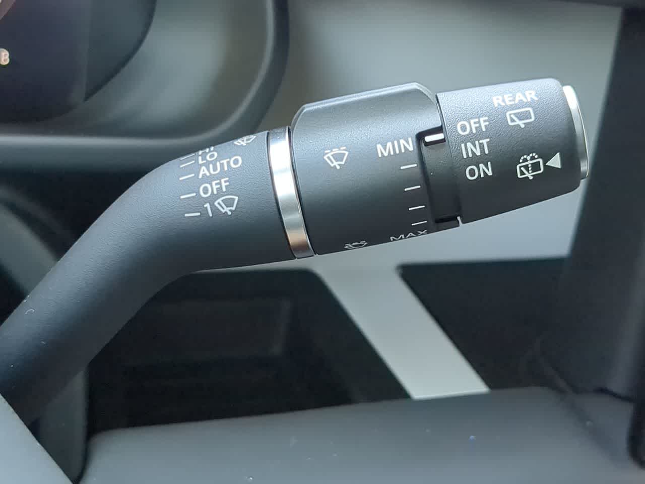 Thumbnail: 2025 Land Rover Defender - 28