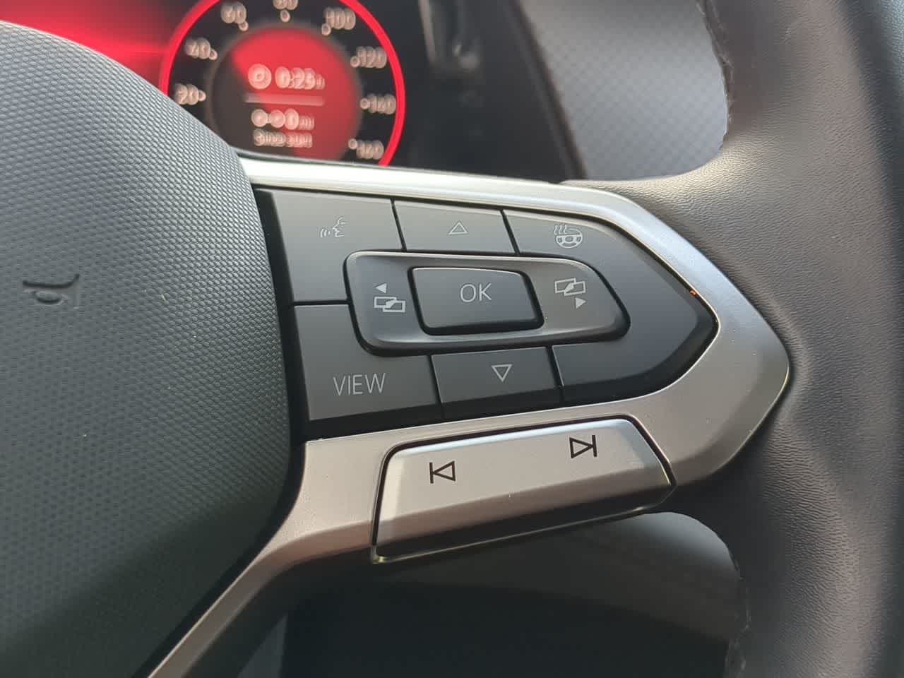 Thumbnail: 2024 Volkswagen Atlas - 25