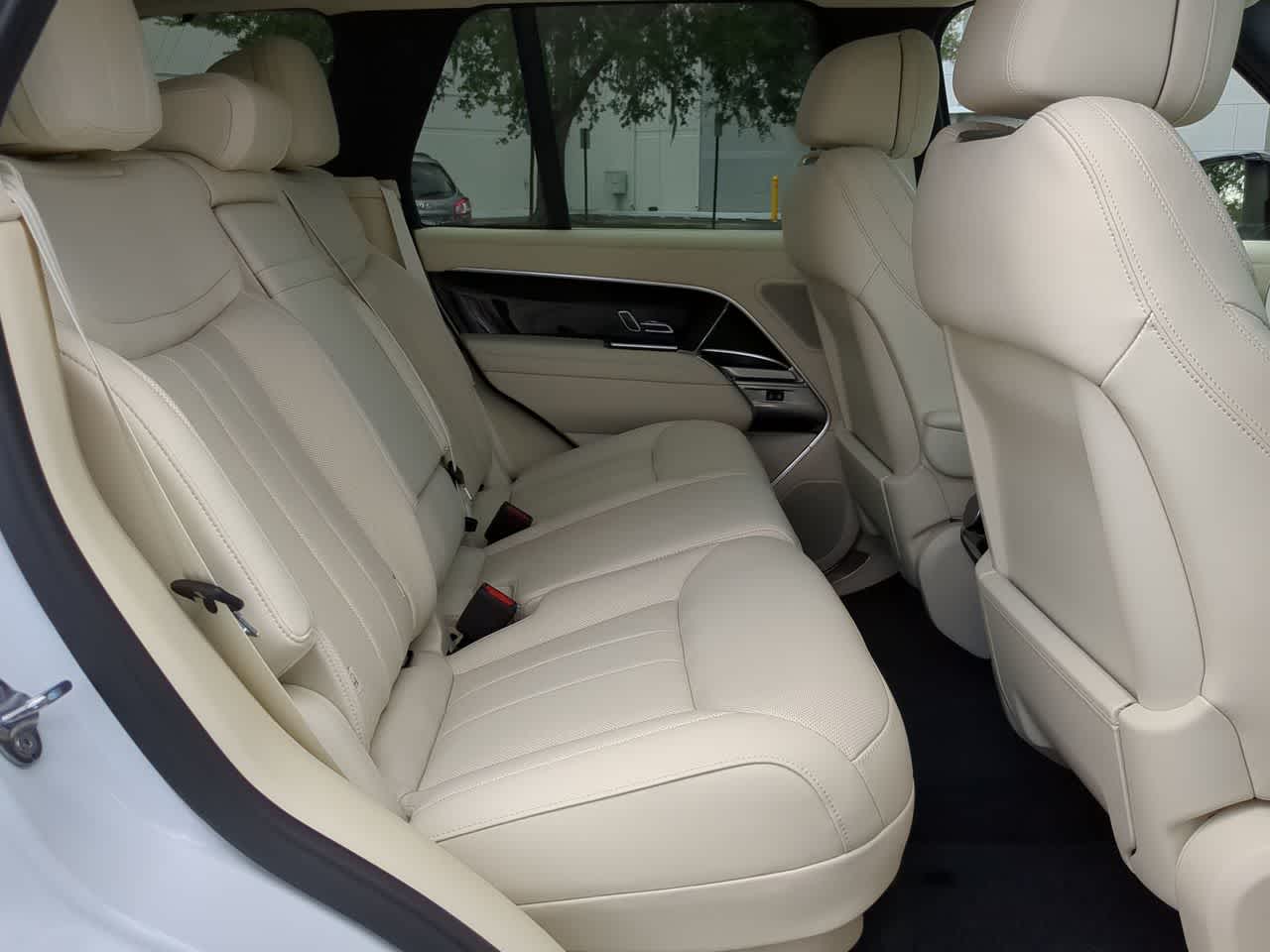 Thumbnail: 2025 Land Rover Range Rover - 20