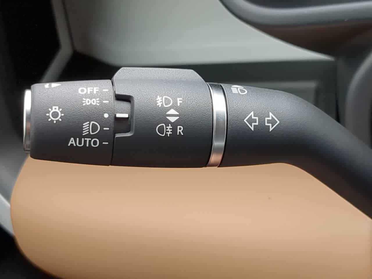 Thumbnail: 2025 Land Rover Defender - 29