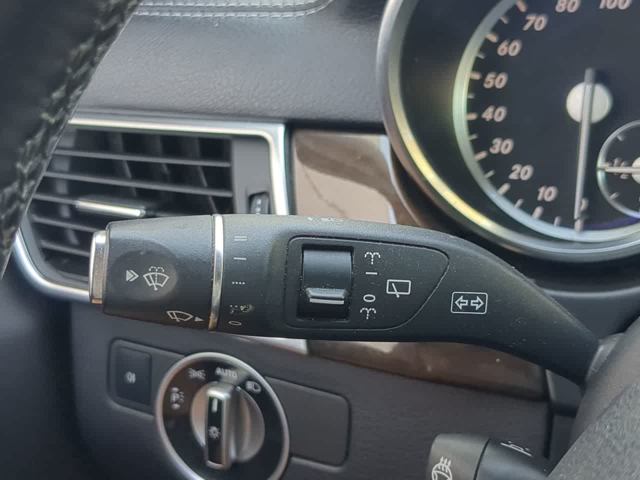 Thumbnail: 2015 Mercedes-Benz GL-Class - 27