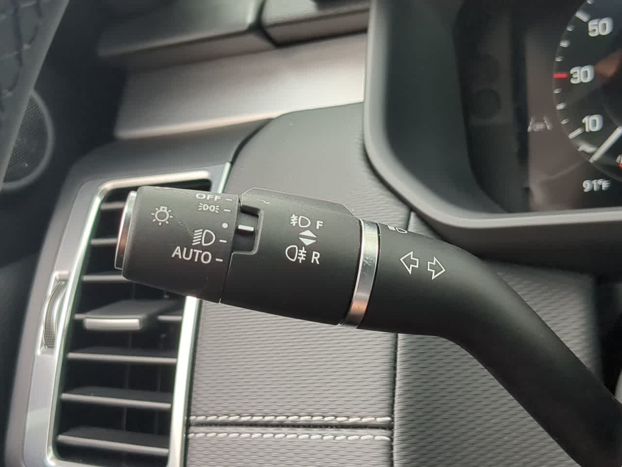 Thumbnail: 2025 Land Rover Discovery - 29