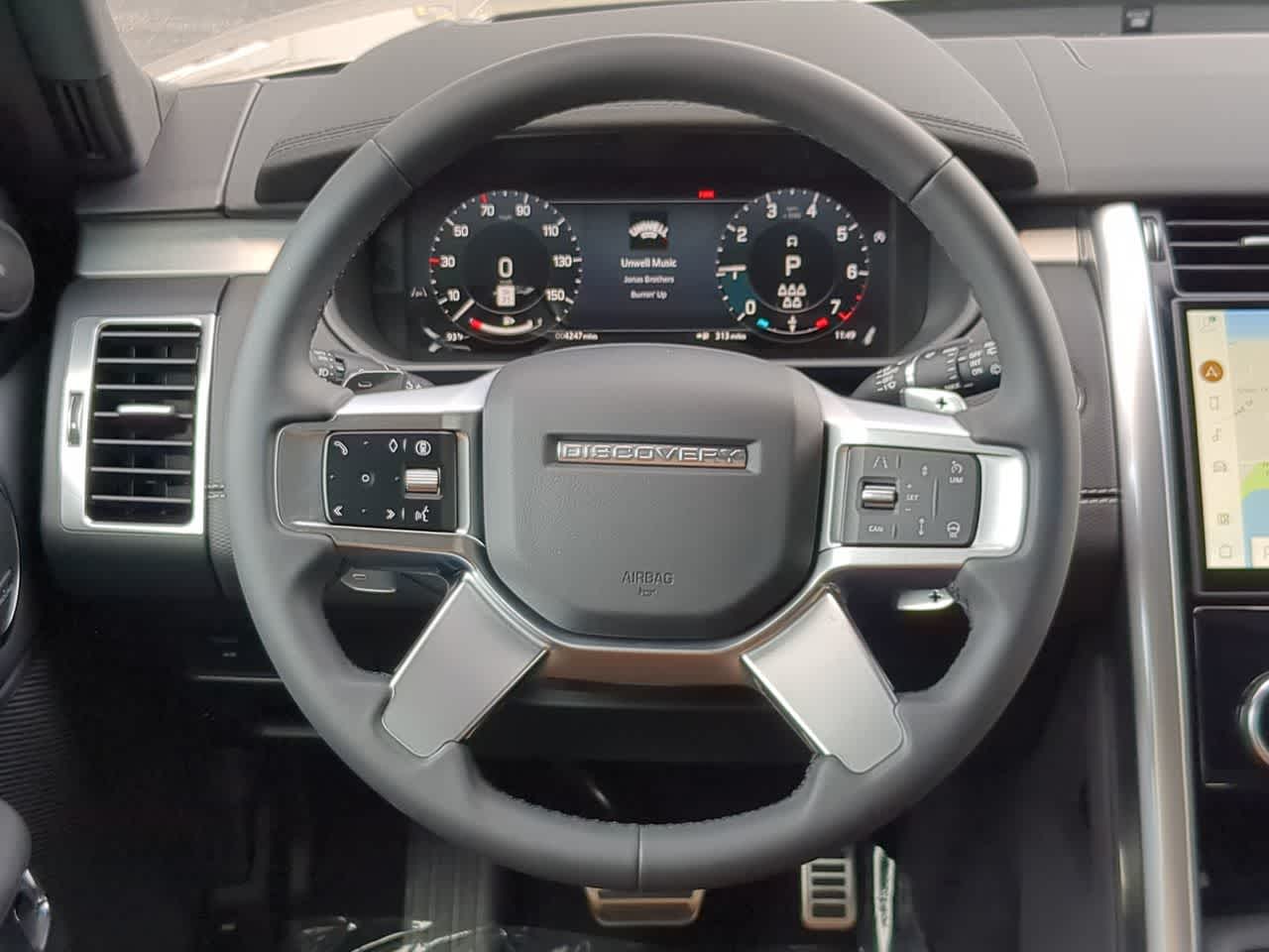 Thumbnail: 2024 Land Rover Discovery - 24