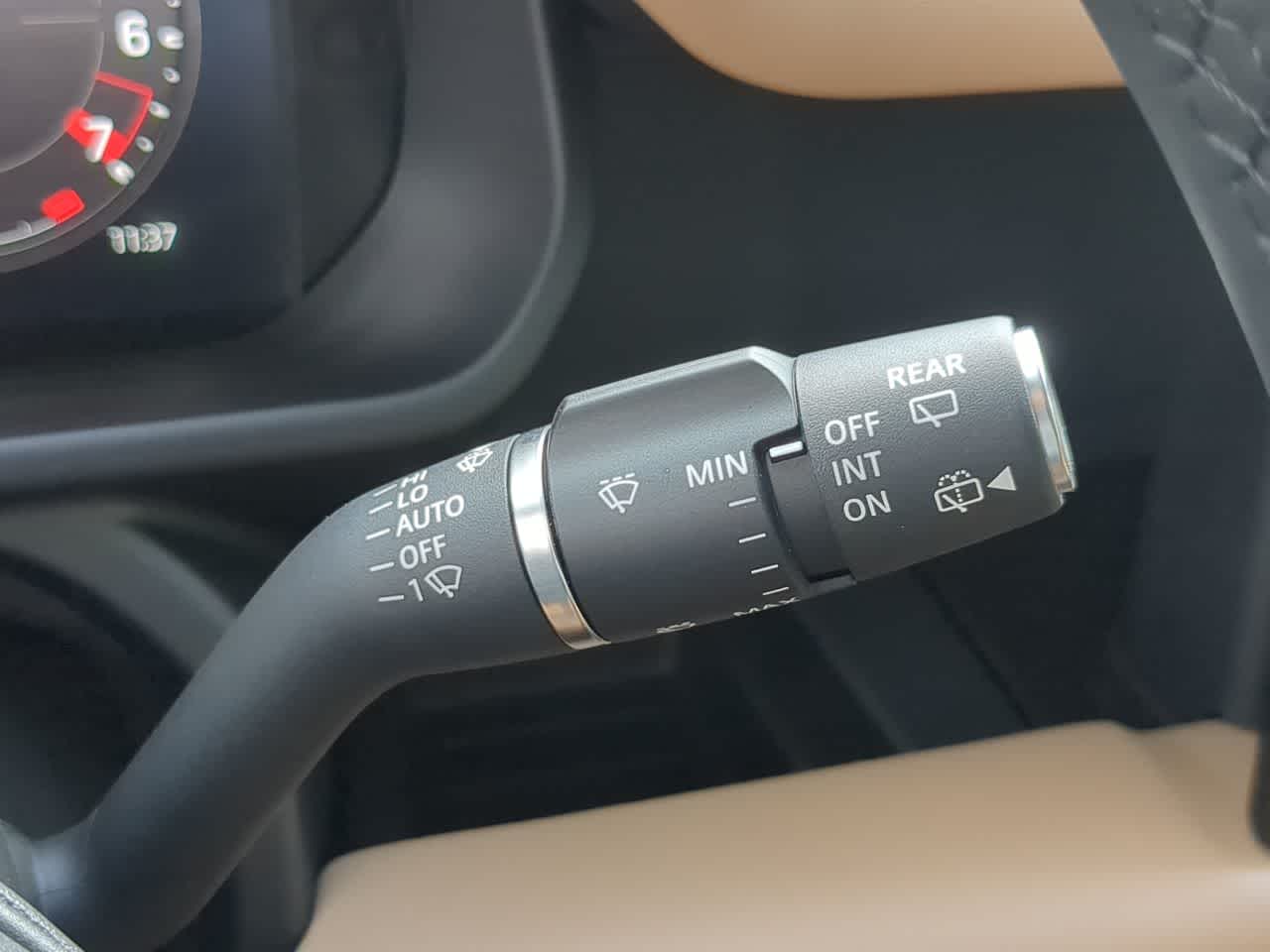 Thumbnail: 2025 Land Rover Defender - 28